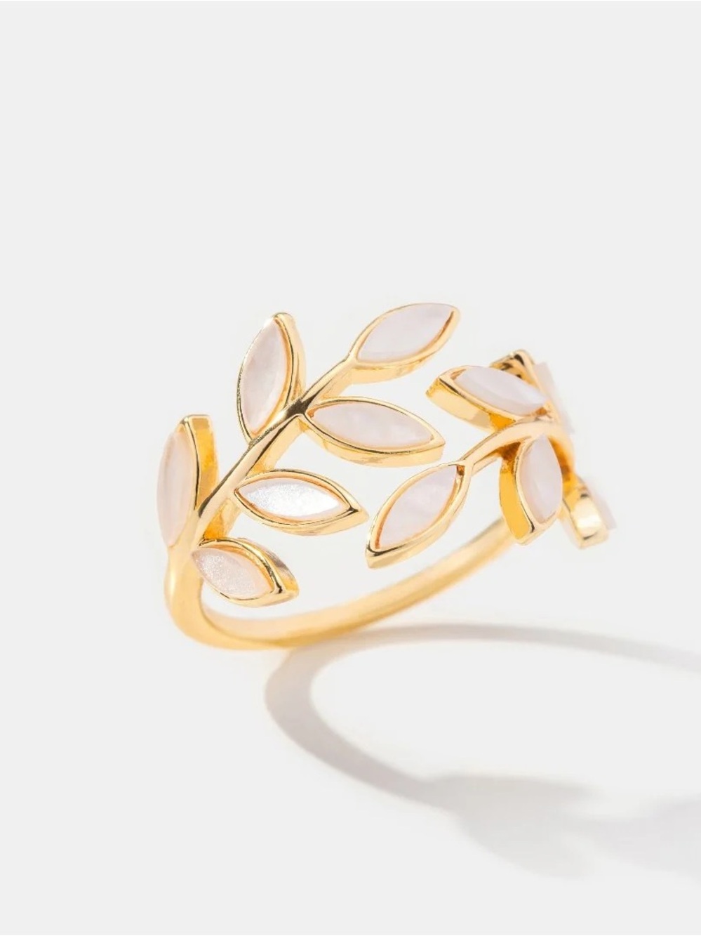 Elegant Gold Leaf Ring